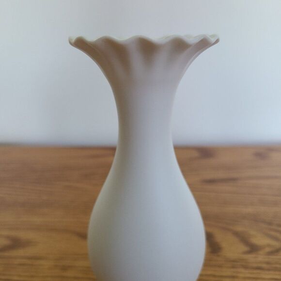 Lefton China Bisque Hand-Painted Raised Flowers Floral Vase Porcelain Item KW829 - Picture 9 of 15